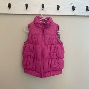 Girl’s puffer vest size 5T.
